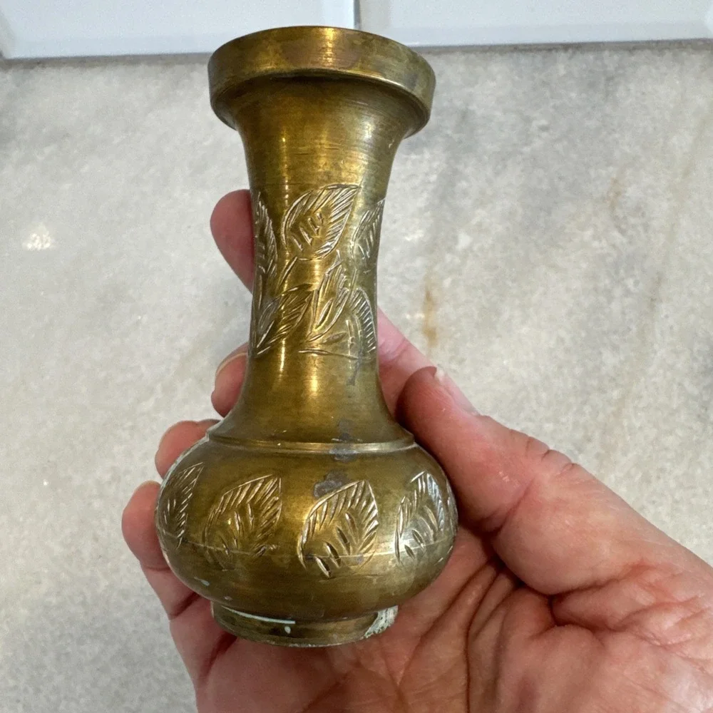 Vintage Adorable Brass 4in Vase‎